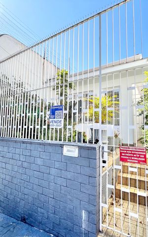 Casa à venda com 70m², 2 quartos e sem vaga Casa à venda com 70m², 2 quartos e sem vagaFachada/Placa