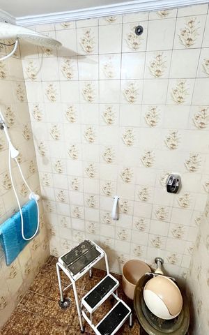 Casa à venda com 70m², 2 quartos e sem vaga Casa à venda com 70m², 2 quartos e sem vagaBanheiro
