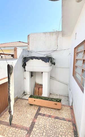 Casa à venda com 70m², 2 quartos e sem vaga Casa à venda com 70m², 2 quartos e sem vagaVaranda