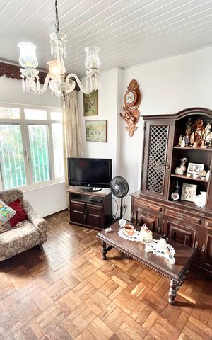 Casa à venda com 70m², 2 quartos e sem vaga Casa à venda com 70m², 2 quartos e sem vagaSala
