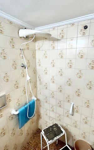 Casa à venda com 70m², 2 quartos e sem vaga Casa à venda com 70m², 2 quartos e sem vagaBanheiro