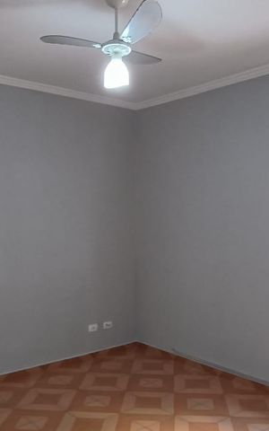 Casa à venda com 200m², 3 quartos e 2 vagas Casa à venda com 200m², 3 quartos e 2 vagasQuarto