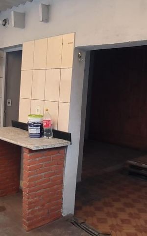 Casa à venda com 200m², 3 quartos e 2 vagas Casa à venda com 200m², 3 quartos e 2 vagasÁrea de Serviço