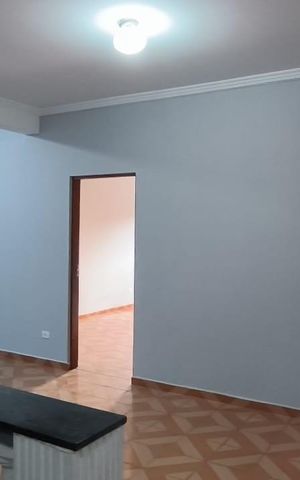 Casa à venda com 200m², 3 quartos e 2 vagas Casa à venda com 200m², 3 quartos e 2 vagasCorredor
