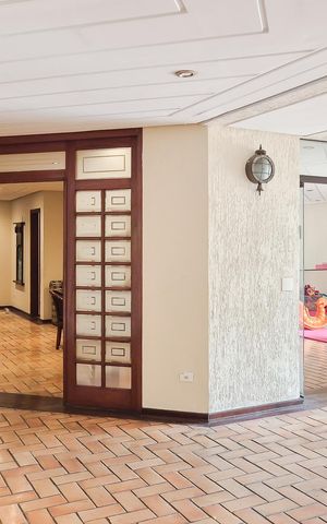 Apartamento à venda com 150m², 4 quartos e 3 vagas Apartamento à venda com 150m², 4 quartos e 3 vagasÁrea comum - hall