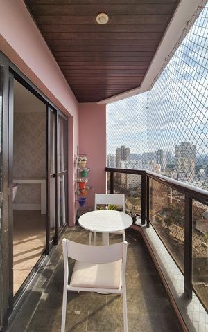 Apartamento à venda com 150m², 4 quartos e 3 vagas Apartamento à venda com 150m², 4 quartos e 3 vagasVaranda da Sala