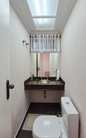 Apartamento à venda com 150m², 4 quartos e 3 vagas Apartamento à venda com 150m², 4 quartos e 3 vagasLavabo