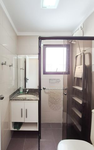 Apartamento à venda com 150m², 4 quartos e 3 vagas Apartamento à venda com 150m², 4 quartos e 3 vagasBanheiro da Suíte 2