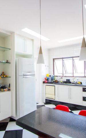 Apartamento à venda com 139m², 4 quartos e 2 vagas Apartamento à venda com 139m², 4 quartos e 2 vagasCozinha