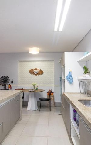 Casa de condomínio para alugar com 220m², 4 quartos e 4 vagas