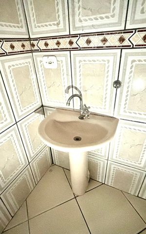 Casa para alugar com 36m², 1 quarto e sem vaga Casa para alugar com 36m², 1 quarto e sem vagaBanheiro