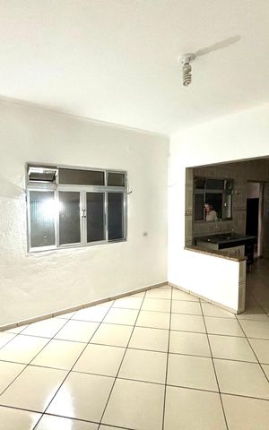 Casa para alugar com 36m², 1 quarto e sem vaga Casa para alugar com 36m², 1 quarto e sem vagaSala