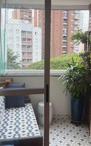 Apartamento à venda com 79m², 3 quartos e 2 vagas Apartamento à venda com 79m², 3 quartos e 2 vagasVaranda