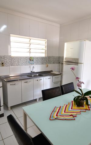 Casa para alugar com 194m², 3 quartos e 2 vagasCozinha