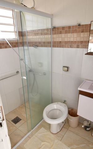 Casa para alugar com 194m², 3 quartos e 2 vagasBanheiro Suíte