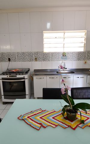 Casa para alugar com 194m², 3 quartos e 2 vagasCozinha