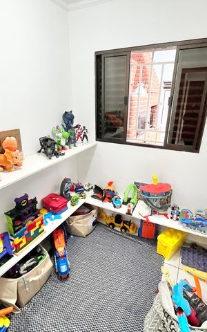 Casa à venda com 250m², 3 quartos e 2 vagas Casa à venda com 250m², 3 quartos e 2 vagasQuarto de Serviço