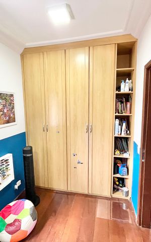 Casa à venda com 250m², 3 quartos e 2 vagas Casa à venda com 250m², 3 quartos e 2 vagasQuarto 2