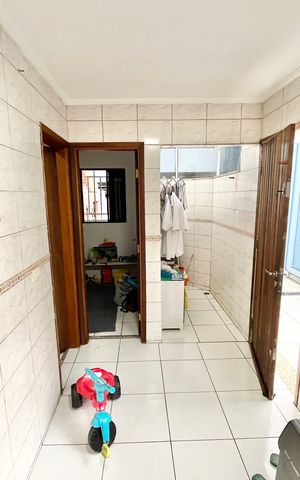Casa à venda com 250m², 3 quartos e 2 vagas Casa à venda com 250m², 3 quartos e 2 vagasÁrea de Serviço