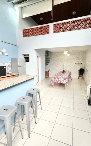 Casa à venda com 250m², 3 quartos e 2 vagas Casa à venda com 250m², 3 quartos e 2 vagasÁrea comum - Churrasqueira