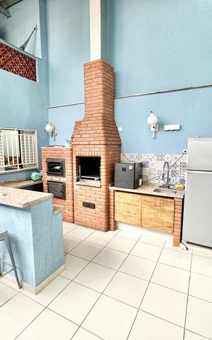 Casa à venda com 250m², 3 quartos e 2 vagas Casa à venda com 250m², 3 quartos e 2 vagasÁrea comum - Churrasqueira