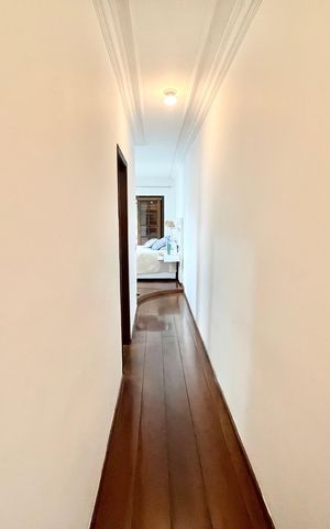 Casa à venda com 250m², 3 quartos e 2 vagas Casa à venda com 250m², 3 quartos e 2 vagasQuarto Suíte Corredor