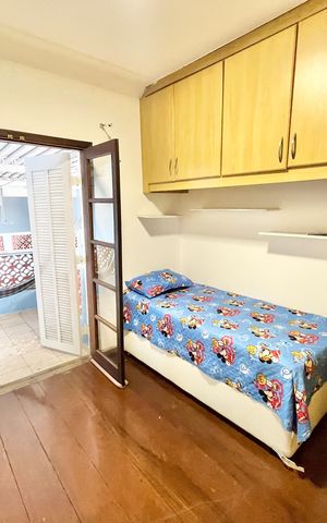 Casa à venda com 250m², 3 quartos e 2 vagas Casa à venda com 250m², 3 quartos e 2 vagasQuarto 3