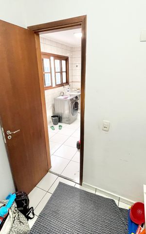 Casa à venda com 250m², 3 quartos e 2 vagas Casa à venda com 250m², 3 quartos e 2 vagasQuarto de Serviço