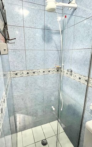 Casa à venda com 250m², 3 quartos e 2 vagas Casa à venda com 250m², 3 quartos e 2 vagasBanheiro de serviço