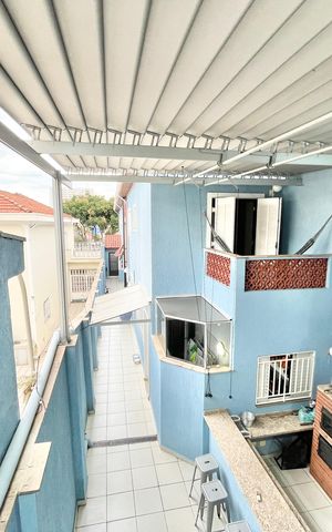 Casa à venda com 250m², 3 quartos e 2 vagas Casa à venda com 250m², 3 quartos e 2 vagasVaranda
