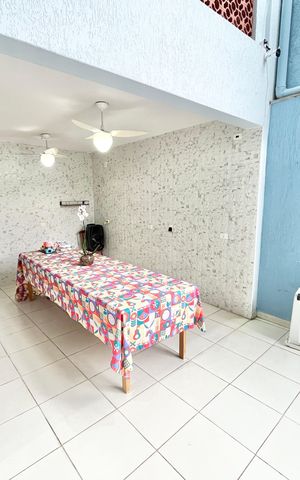 Casa à venda com 250m², 3 quartos e 2 vagas Casa à venda com 250m², 3 quartos e 2 vagasÁrea comum - Churrasqueira