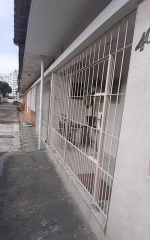 Casa de condomínio para alugar com 65m², 1 quarto e 2 vagas Casa de condomínio para alugar com 65m², 1 quarto e 2 vagasFachada
