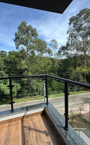 Casa de condomínio à venda com 178m², 3 quartos e 2 vagasVaranda