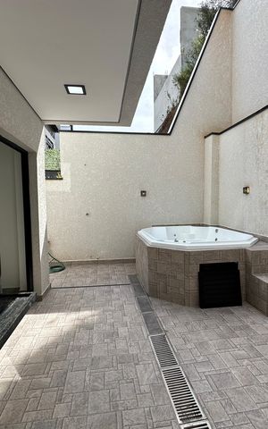 Casa de condomínio à venda com 178m², 3 quartos e 2 vagasQuintal