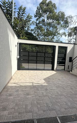 Casa de condomínio à venda com 178m², 3 quartos e 2 vagasGaragem