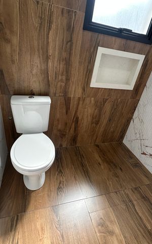 Casa de condomínio à venda com 178m², 3 quartos e 2 vagasBanheiro da Suíte 2