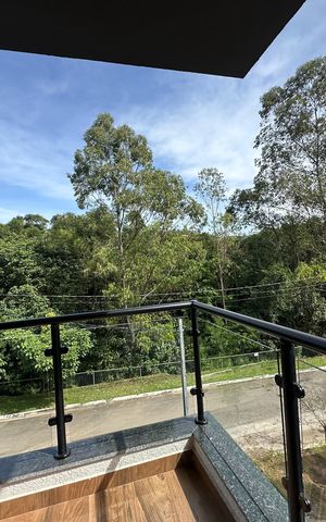Casa de condomínio à venda com 178m², 3 quartos e 2 vagasVaranda