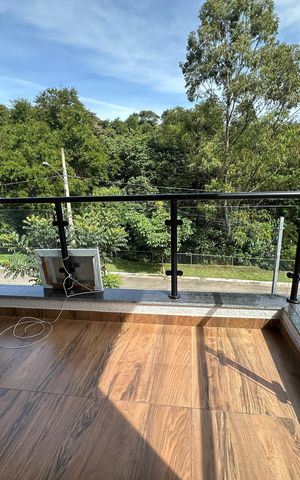 Casa de condomínio à venda com 178m², 3 quartos e 2 vagasVaranda
