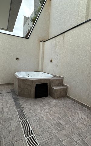 Casa de condomínio à venda com 178m², 3 quartos e 2 vagasQuintal
