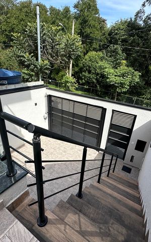 Casa de condomínio à venda com 178m², 3 quartos e 2 vagasQuintal