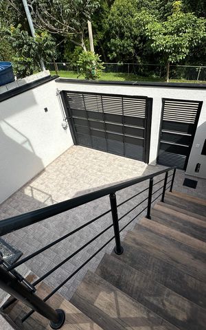 Casa de condomínio à venda com 178m², 3 quartos e 2 vagasQuintal