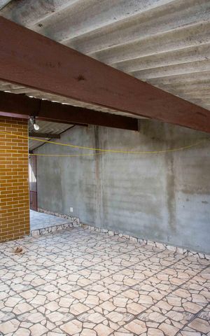 Casa à venda com 196m², 3 quartos e 2 vagasVaranda 