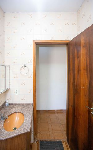 Casa à venda com 196m², 3 quartos e 2 vagasBanheiro 2