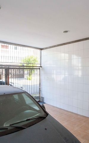 Casa à venda com 196m², 3 quartos e 2 vagasGaragem