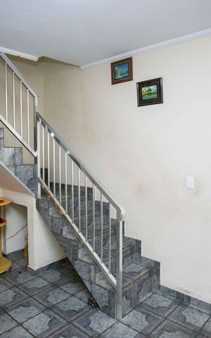 Casa à venda com 196m², 3 quartos e 2 vagasSala de TV