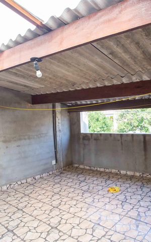 Casa à venda com 196m², 3 quartos e 2 vagasVaranda 