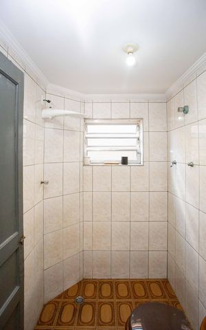 Casa à venda com 196m², 3 quartos e 2 vagasBanheiro 1
