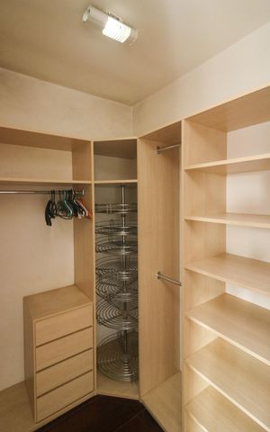 Casa à venda com 472m², 5 quartos e 4 vagas Casa à venda com 472m², 5 quartos e 4 vagasCloset da suíte 2