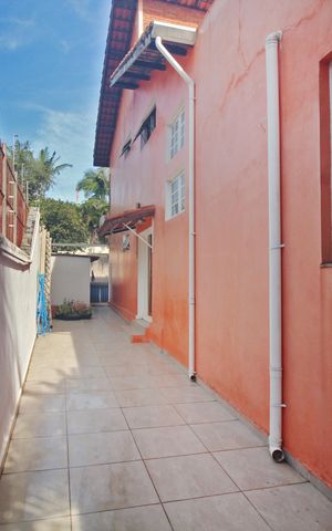 Casa à venda com 271m², 4 quartos e 4 vagas
