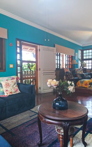 Casa à venda com 271m², 4 quartos e 4 vagas